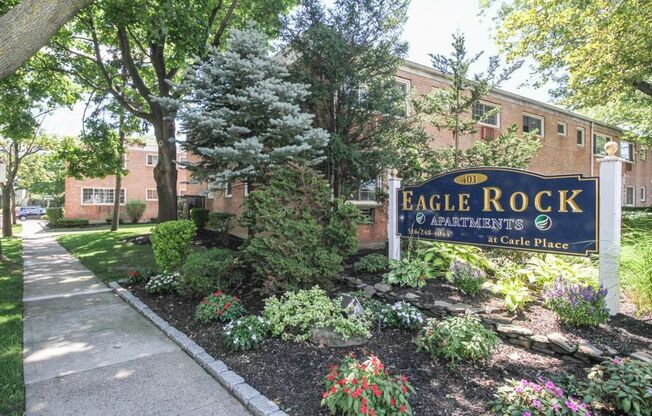 Eagle Rock Apartments at Carle Place