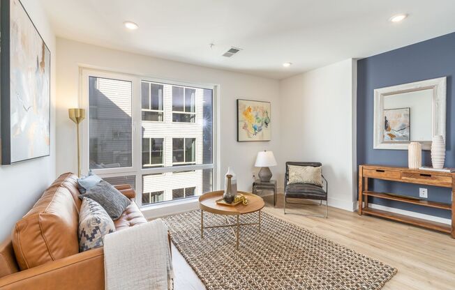 1 bed, 1 bath, $1,450, Unit Unit 206