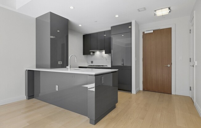 1 bed, 1 bath, 686 sqft, $5,600, Unit 1107