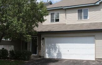 2 Bed + Loft/1.5 Bath Townhouse- Great Location! Available July 1!