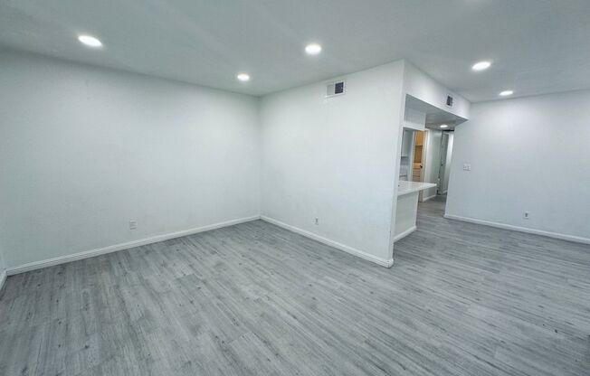 4225 Stewart Ave