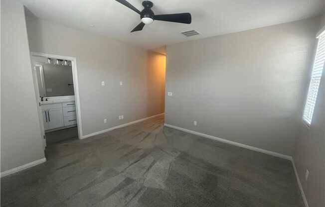 3 beds, 2.5 baths, $2,300