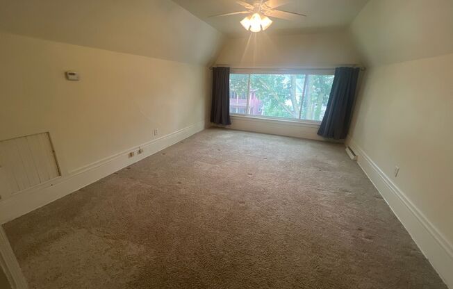 1 bed, 1 bath, 700 sqft, $1,350, Unit #5