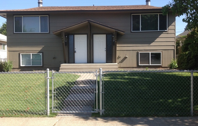 603-609 E. Kiernan Ave