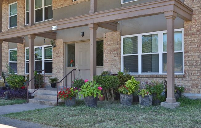 2 beds, 1 bath, 840 sqft, $975, Unit 2903 D