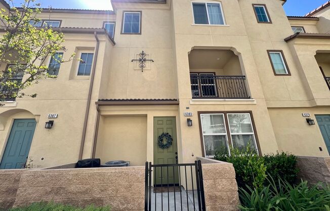 Experience Luxury Living in a Gated Community: Beautiful 3BR/3BA Home in Eastvale, CA!