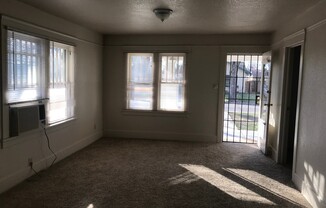 2 beds, 1 bath, $1,595