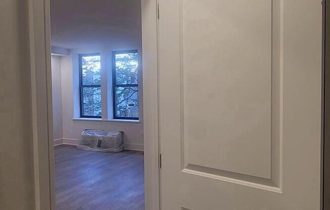 2 beds, 1 bath, $7,400, Unit 5I