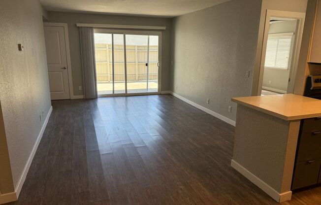 2 beds, 2 baths, 910 sqft, $2,745, Unit 1I