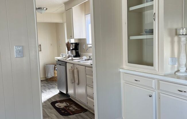 2 beds, 2 baths, 800 sqft, $3,350, Unit 112