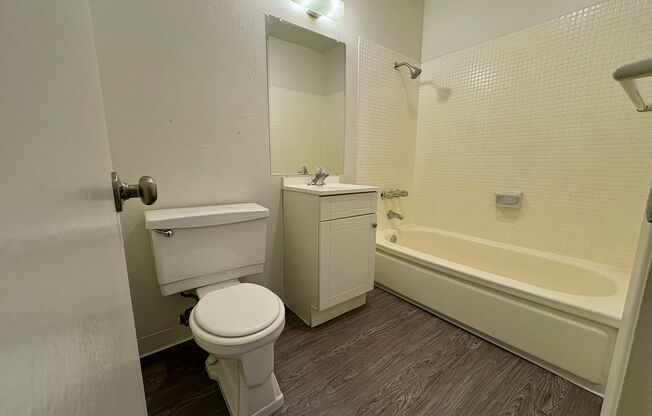 7821 Linda Vista Road