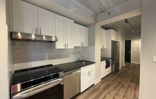 2 beds, 2 baths, 908 sqft, $3,550, Unit 952-205