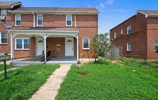 Gorgeous Two-Bedroom Townhome In Middle River