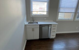 3 beds, 1 bath, 1,141 sqft, $3,995, Unit 17