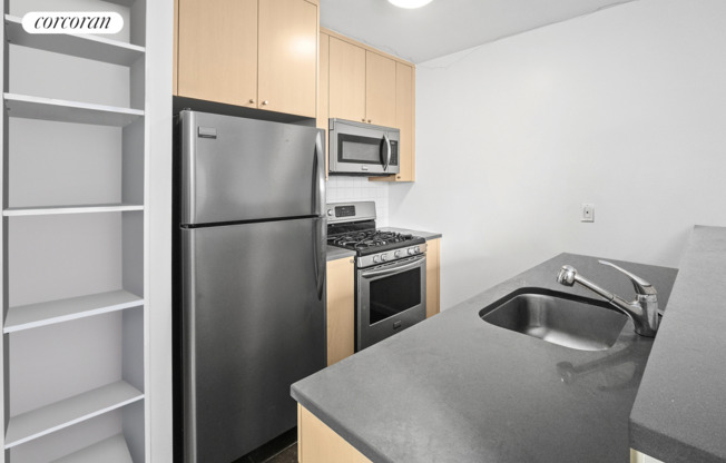 Studio, 1 bath, 460 sqft, $4,200, Unit G14H