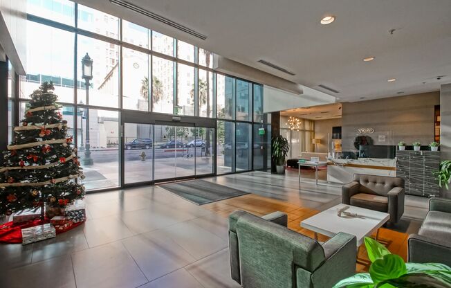 Modern & Spacious, Furnished or Unfurnished, 920 Sq Ft Condo in the Vero Lofts Building w/ Upscale Amenities (Pool, Gym, Retail Shopping, Outdoor Seating, Gated/Secured Access, Etc) in the Heart of Downtown LA!