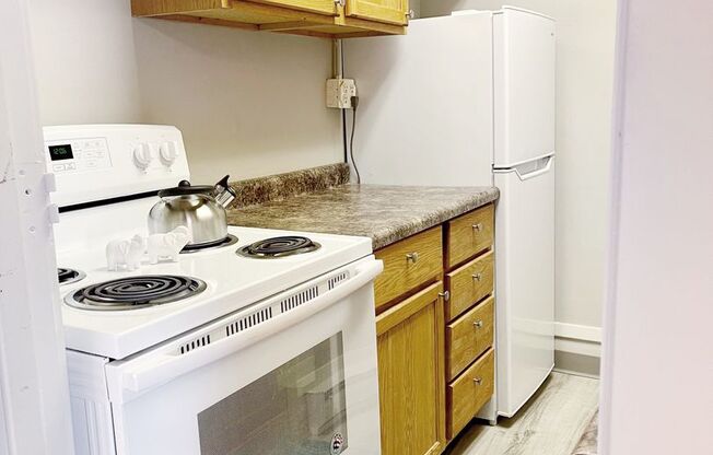 2 beds, 1 bath, $639, Unit 101 - 3