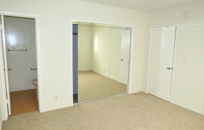 2 beds, 1.5 baths, $2,795, Unit 40-2