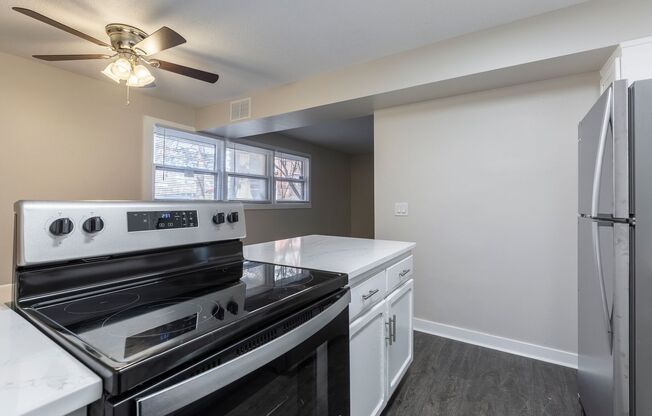 2 beds, 1.5 baths, 1,100 sqft, $1,195, Unit #120