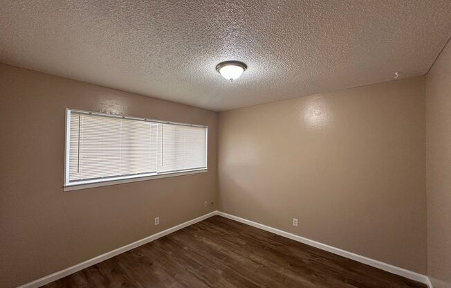 1 bed, 1 bath, $1,700, Unit T50
