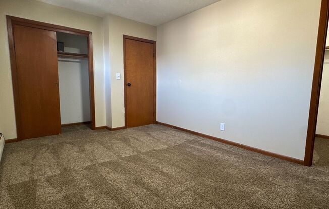 1 bed, 1 bath, $775, Unit 4