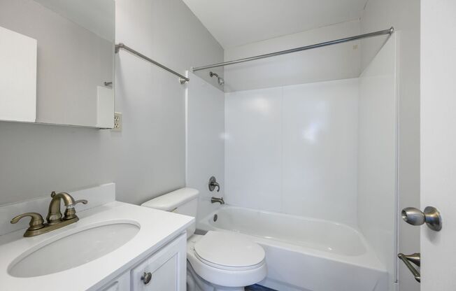 1 bed, 1 bath, $990, Unit 3505 4