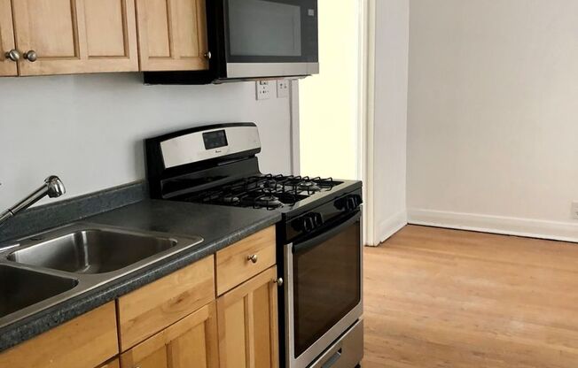 1 bed, 1 bath, 900 sqft, $1,750, Unit 4410-52