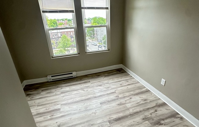 4 beds, 1 bath, $3,450, Unit 3