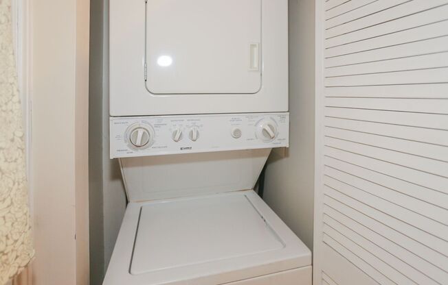 2 beds, 1 bath, 603 sqft, $2,450, Unit 628R-1N