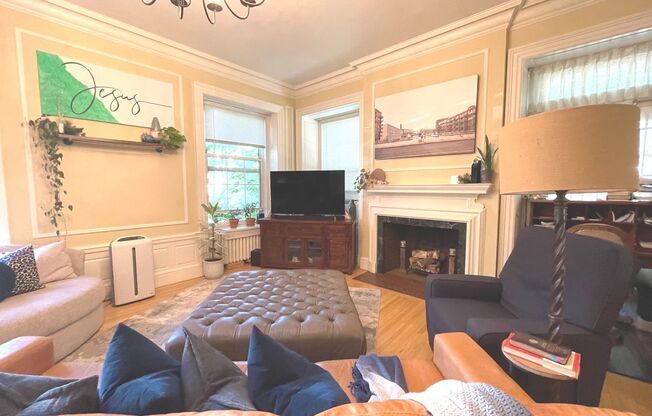 2 beds, 1 bath, $2,145, Unit 101