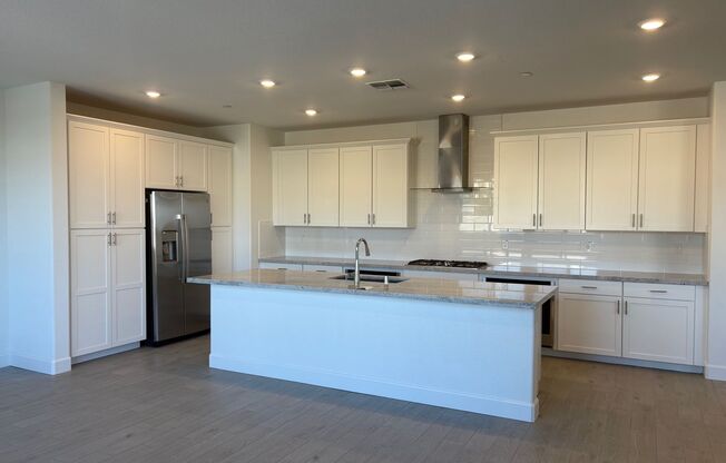 Exciting Opportunity: Discover Your Brand New Dream Home—Available Now!