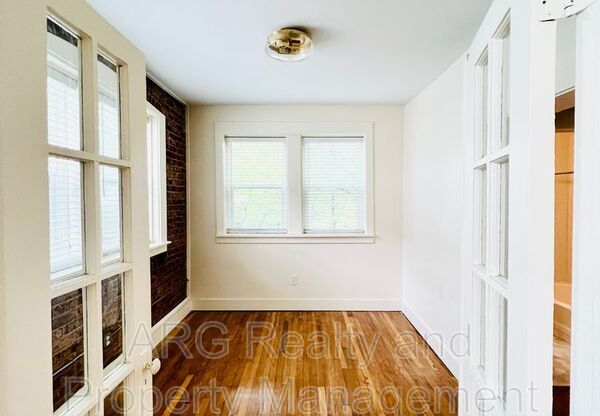 373 MORELAND AVE NE