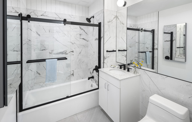 3 beds, 2 baths, $6,200, Unit 9E