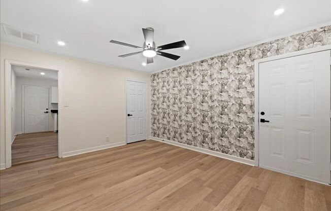 Remodeled 2bd/ 1ba Duplex near Duke University