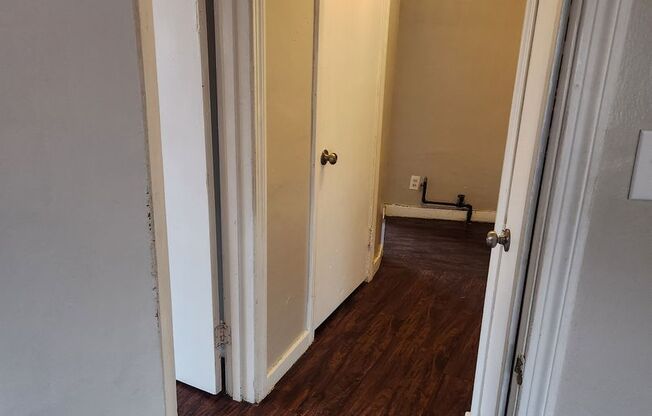 2 beds, 1 bath, $1,409