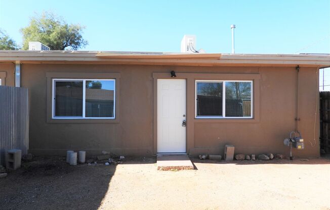 102 &amp; 104 E. Delano Street