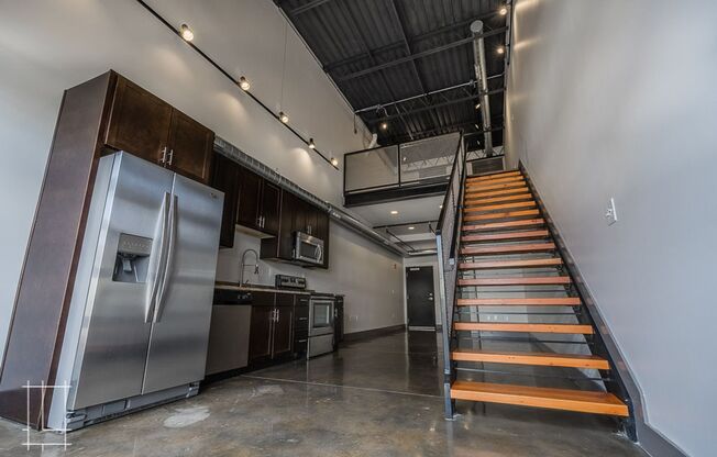2 beds, 2 baths, $2,450, Unit 727 N. 4th St. Apt. 102