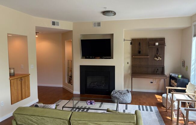 Fully Furnished Updated 2 Bed 2 Bath Condo.  Available Jan 17 - April 30 2026.  Utilities Included.