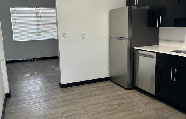 725 NORTHWEST 1 CT
