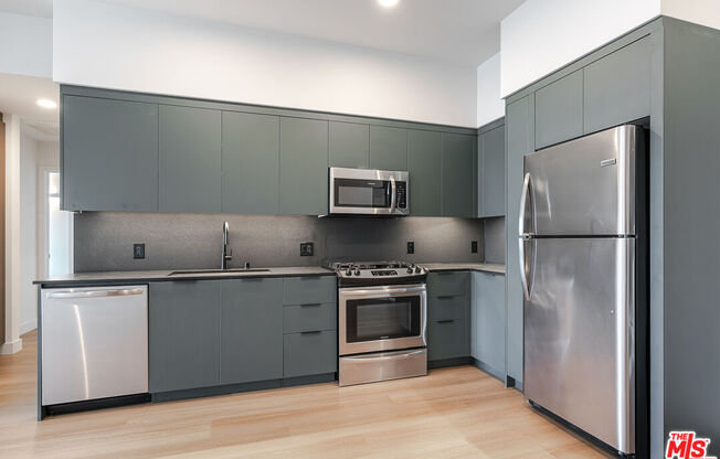 2 beds, 2 baths, 1,004 sqft, $5,395, Unit 732