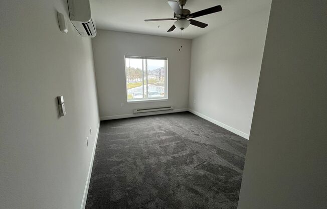1 bed, 1 bath, 802 sqft, $1,495, Unit Lime 124
