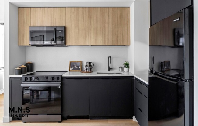 2 beds, 2 baths, $5,700, Unit 1004