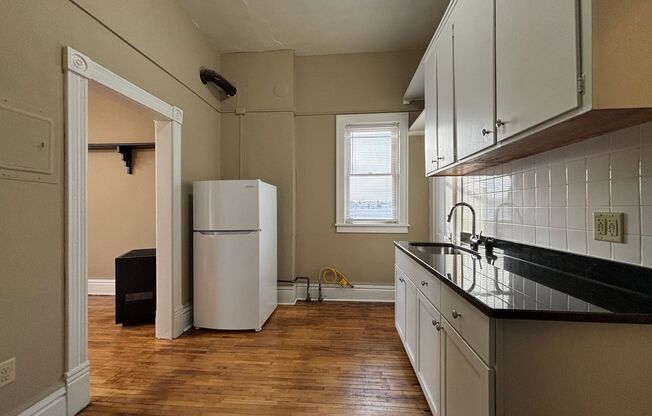 1 bed, 1 bath, 479 sqft, $950, Unit 2