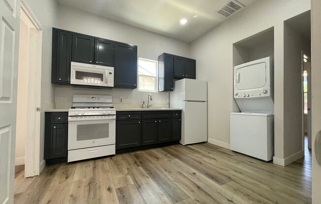 656 S 7 ST