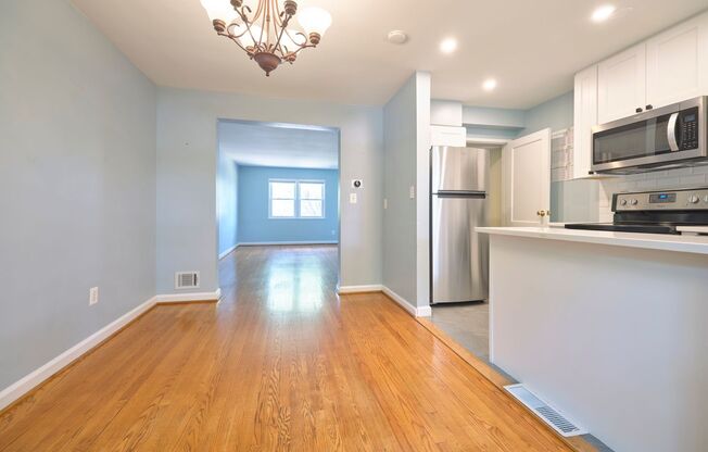 Charming and private 3BR, 2FB home located in the heart of Alexandria