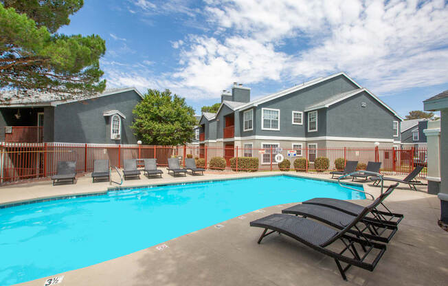 Pool at Park Place Apartments in Las Cruces New Mexico