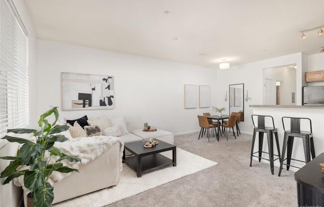 2 Bed 2 Bath Condo in Southeast Denver