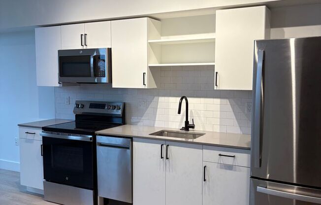 Studio, 1 bath, 485 sqft, $1,950, Unit 401