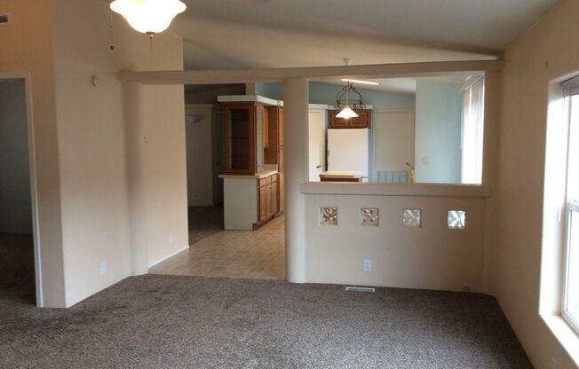 3 beds, 2 baths, $1,600, Unit # 15