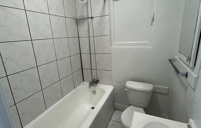 Studio, 1 bath, 340 sqft, $1,595, Unit 607